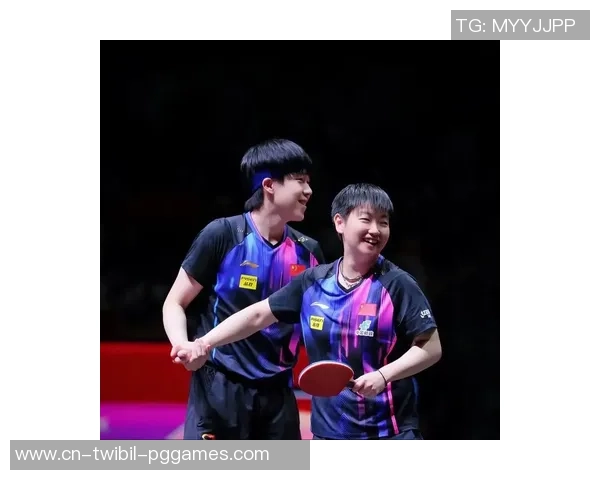 暖心!孙颖莎带伤打混双王楚钦赛前提示-你保护好腿,不要强行移动!